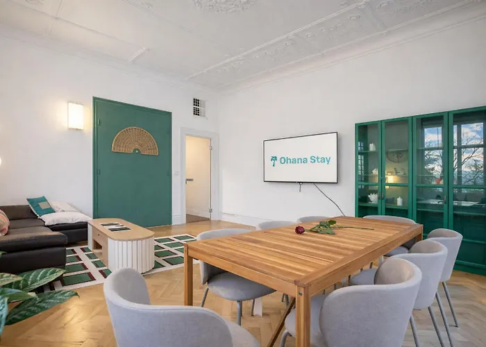 Luxurious Center Apartment *