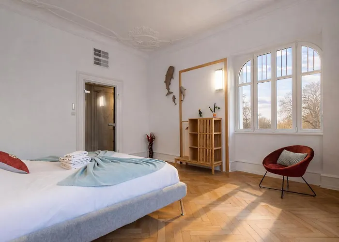 Luxurious Center Apartment Straßburg