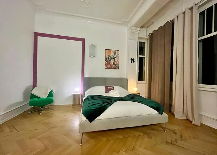 Luxurious Center